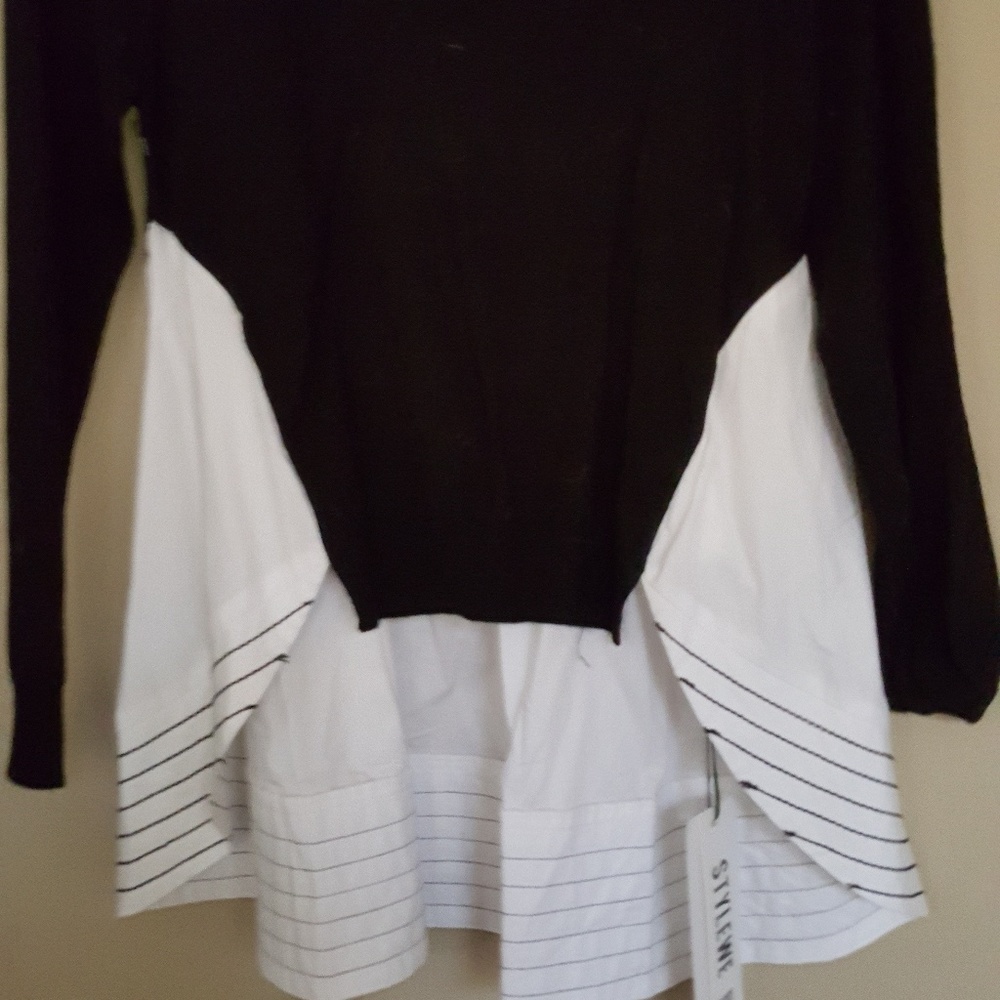 💕 NWT💕 BLACK Top w/ Batwing Sides